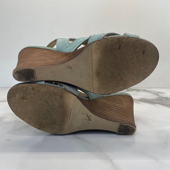 First sage green laser cut wedge sandals - Picture 7 of 10